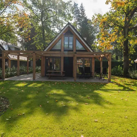 Detached 6-person Forest Villa, Walking Cycling In