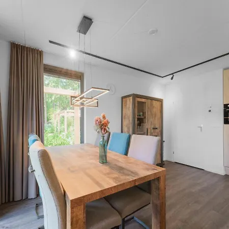 Detached 6-person Forest Villa, Walking Cycling In *