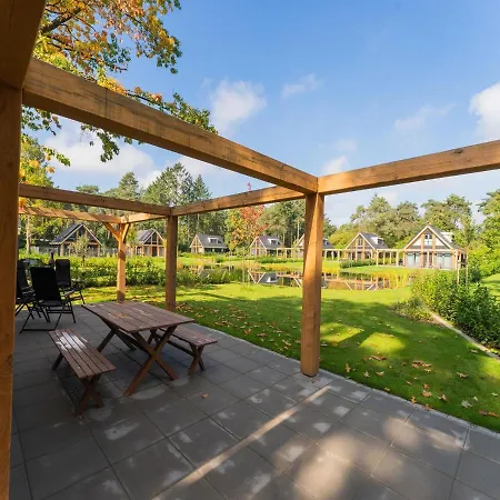 Detached 6-person Forest Villa, Walking Cycling In Дом отдыха Лохем