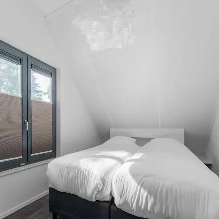 Detached 6-person Forest Villa, Walking Cycling In