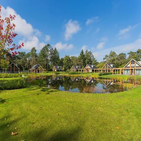 Detached 6-person Forest Villa, Walking Cycling In * Лохем