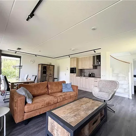 Detached 6-person Forest Villa, Walking Cycling In * Lochem