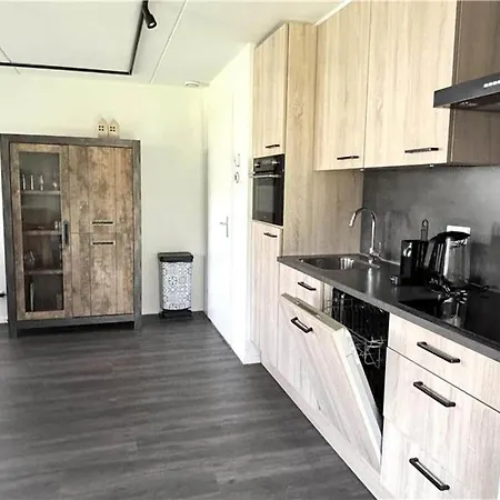 Detached 6-person Forest Villa, Walking Cycling In Holiday home Lochem