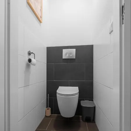 בית נופש In With Garden View *